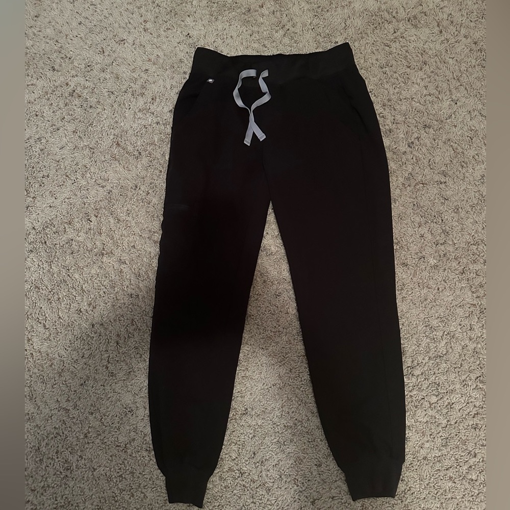 Black Figs jogger scrub pants